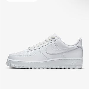 BRAND NEW NIKE AIR FORCE 1